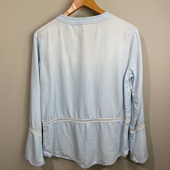Cloth & Stone - Anthropologie - Chambray V-neck Women's Shirt Blue Size Medium - Picture 4 of 11